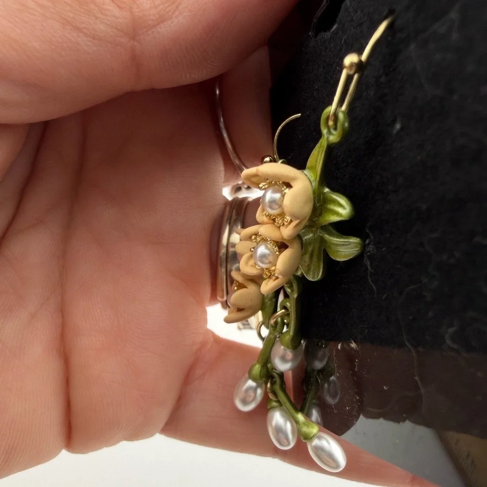 Vintage Floral Drop Earrings Green Peach Excellent Enamel Faux Pearl Dangle